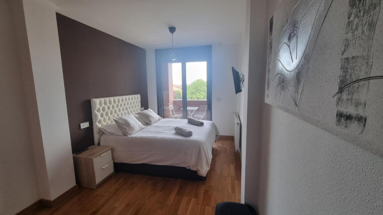 Piso Zona Hospital 6 Personas Apartment โอเบียโด ภายนอก รูปภาพ