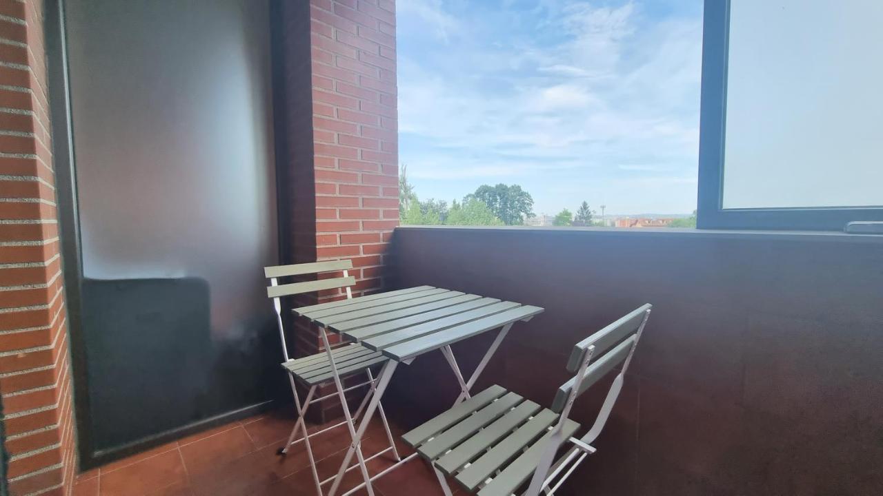 Piso Zona Hospital 6 Personas Apartment โอเบียโด ภายนอก รูปภาพ
